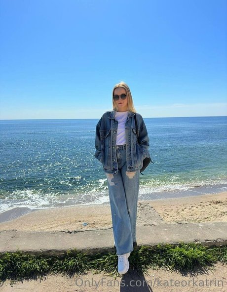 kateorkatrin model adult pic