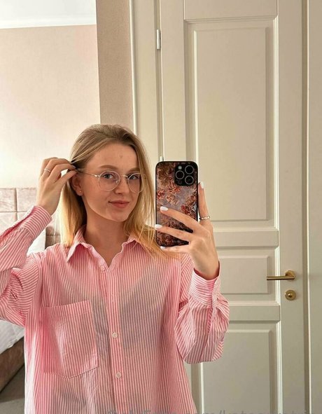 kateorkatrin star art galleries