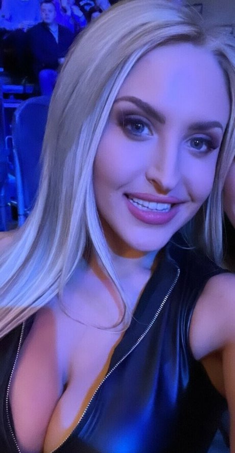 Emma Louise Jones sexy model image