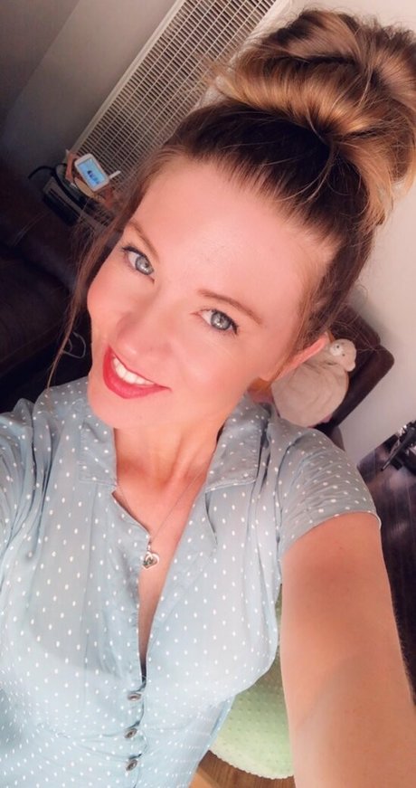 nevamore model exclusive image