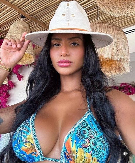 Dubai Escort pretty pornstar pics