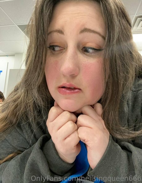 hellsingqueen666 naked pornstar pic