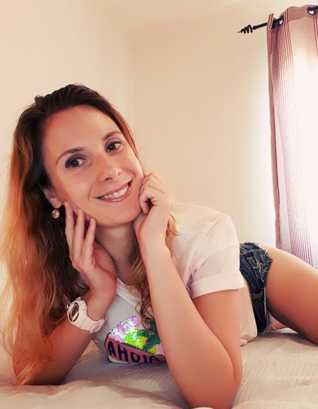 ellyedelweiss star naked img