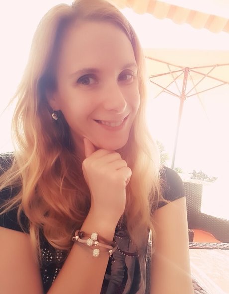 ellyedelweiss model hot archive