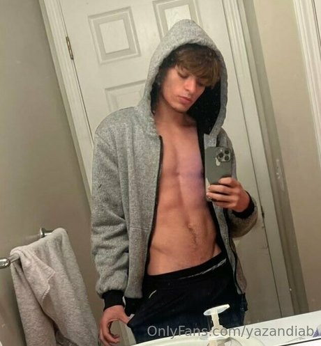 yazandiab beautiful pornstar pic