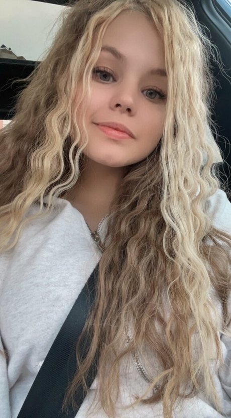 Dianaholiday art model archive