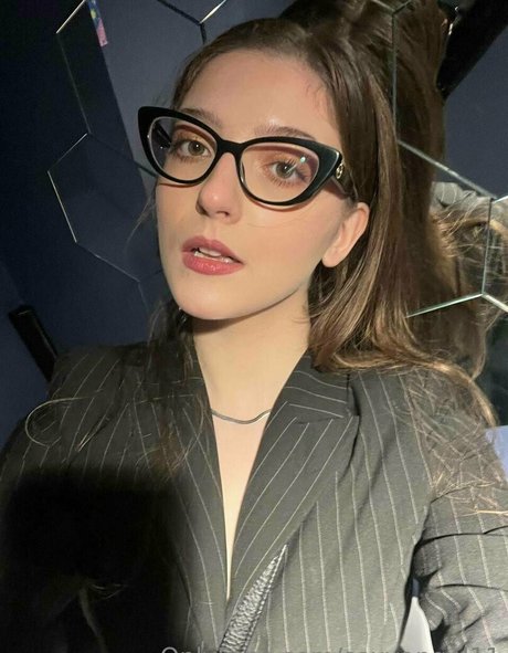 sofiaa2307 pornstar art pictures