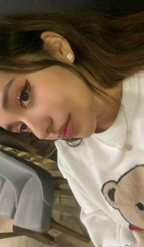 laura99x pornstar art photo