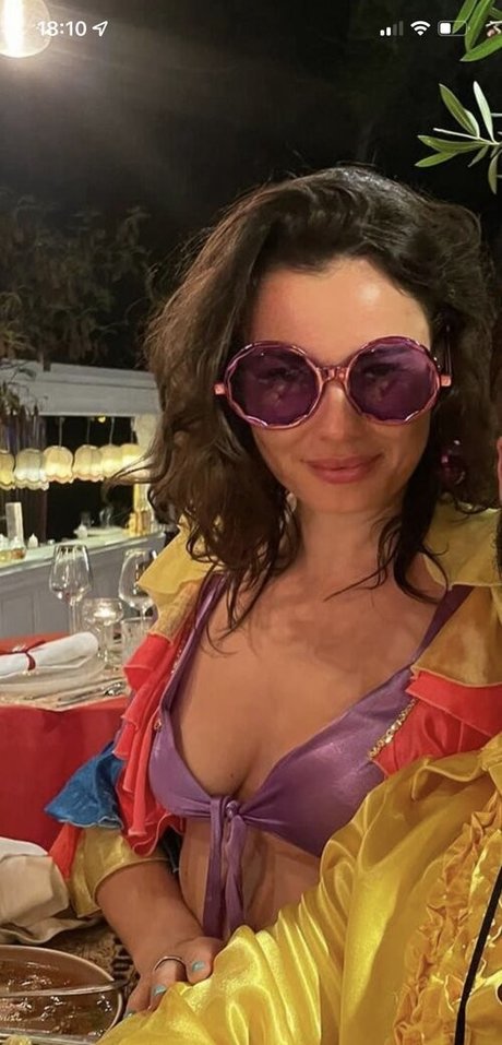 Sarah Story nude actress photo