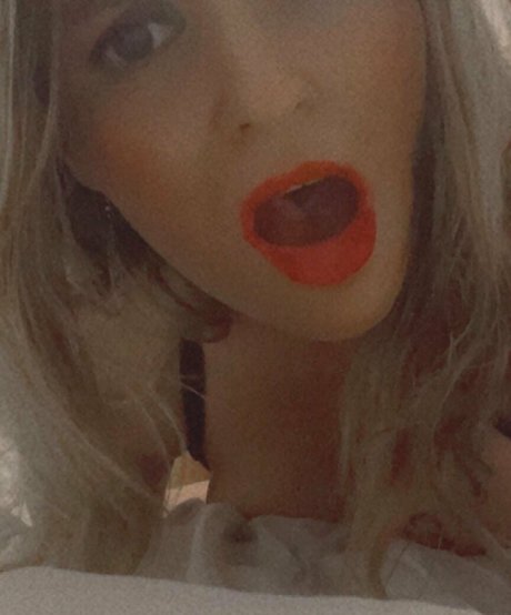 lilpocahontass model pics