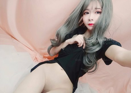 DollyMewTH model porn pic