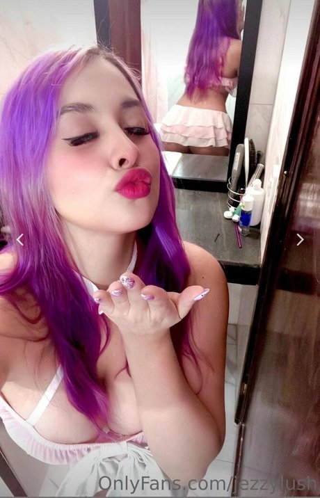 Jezzylush erotic pornstar galleries