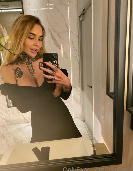 miafoxie pornstar free image