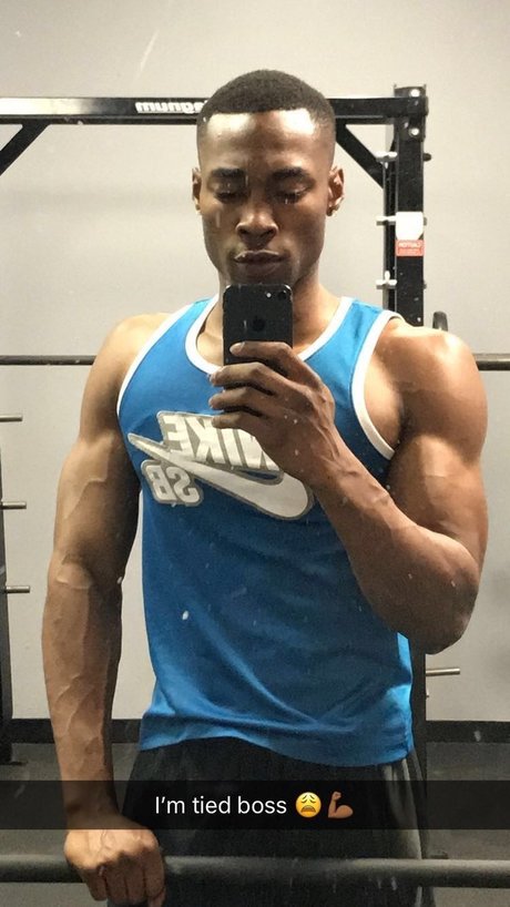 Tee be slangin exclusive actress pictures