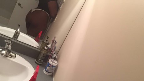 Leondra pornstar erotic archive