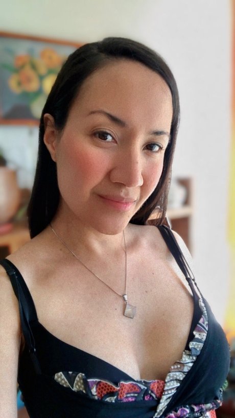 Mica V model adult image