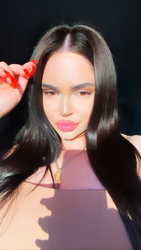 Metiska beautiful actress photos