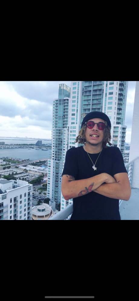 BENJI FLEX star porn pictures