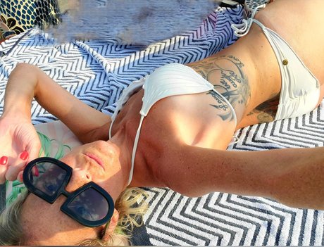 Bella Green Eyes hot actress img