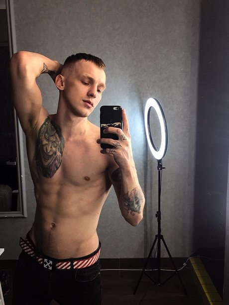 Kevin Boyle model sexy pic