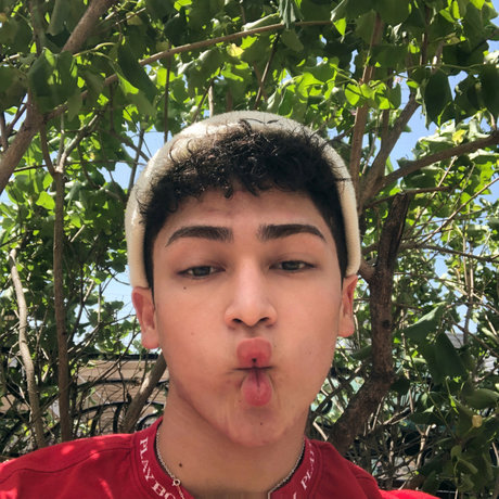 Charlie Lyons exclusive star photos