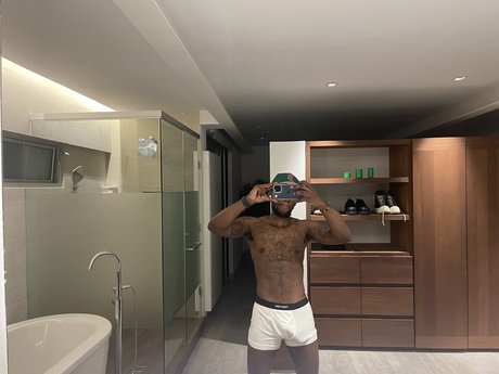 Big Jefe model high quality pics