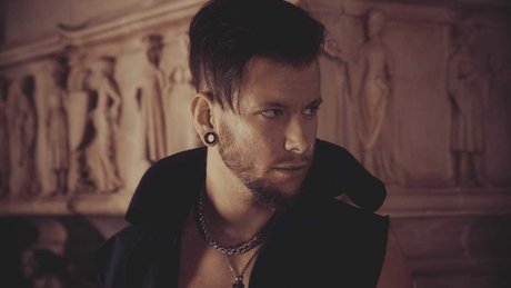 Mike Hilton nice actress image