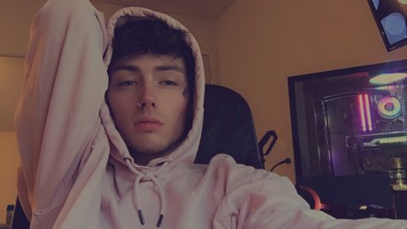 Brandon Dean beautiful actress pictures