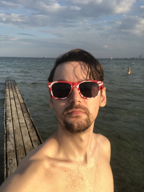 Mari O naked pornstar image