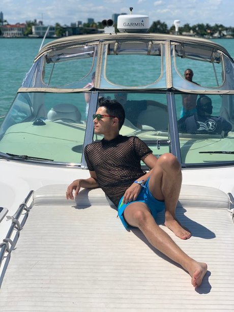 Michael Dejano star sexy images