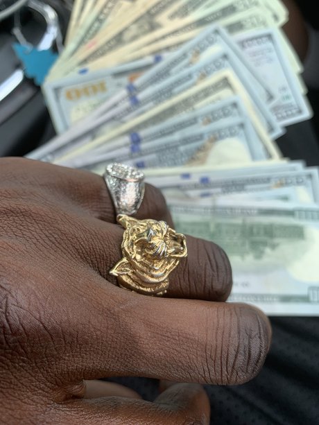 Petty bloko model beautiful pic