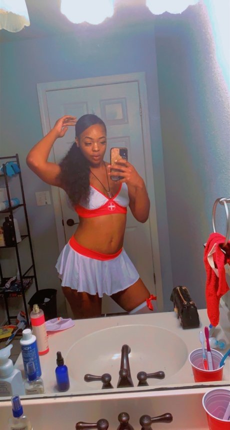 Charlotte Watson star hd picture