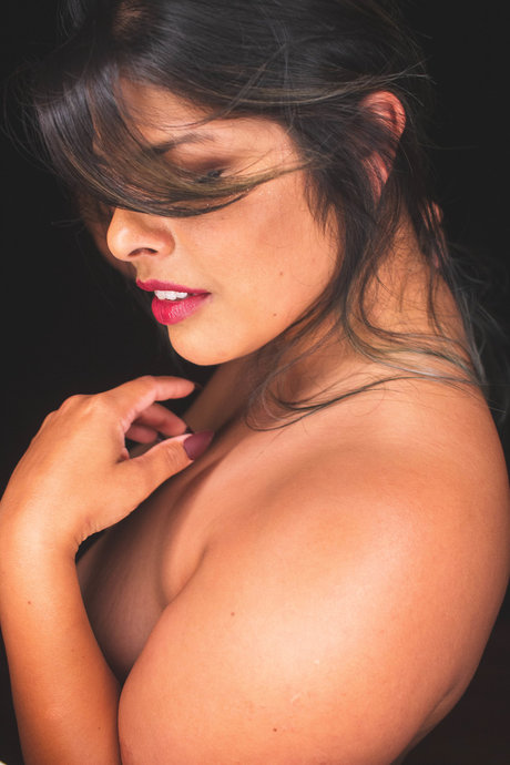 Carmen Shoots Free erotic model pic