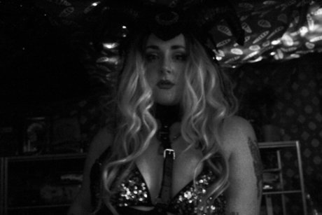 MindyHasABreakdown nude pornstar images