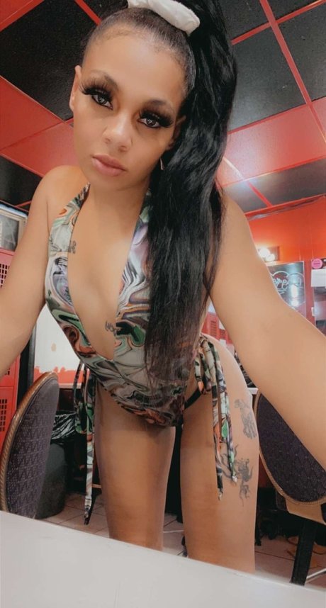 Champagne_ exclusive actress image