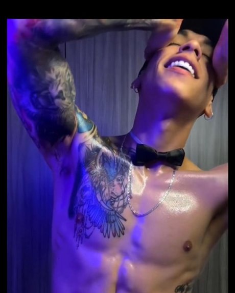 Cesar Martinez95_ beautiful star photos