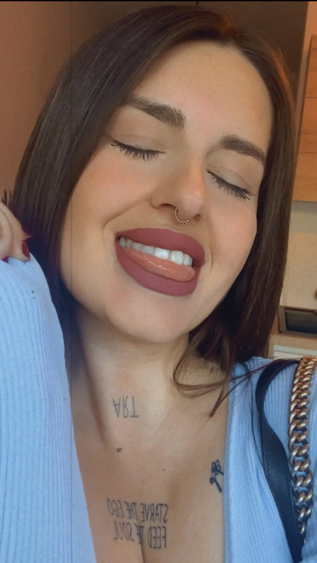 Carids Art model nice gallery