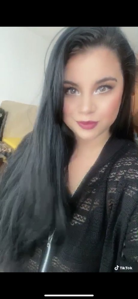 Caroline dawn adult model archive