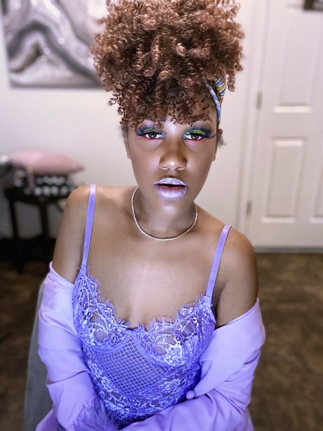 MILFmarley nude actress image