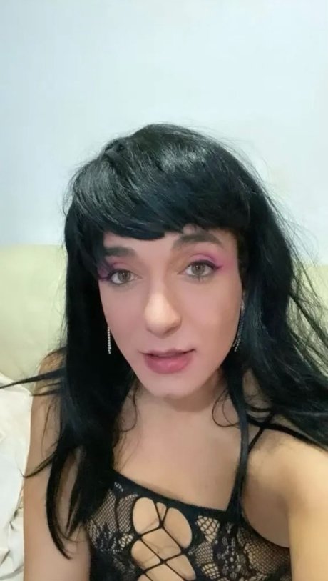 Miss Chloe in the Sky star nude photos