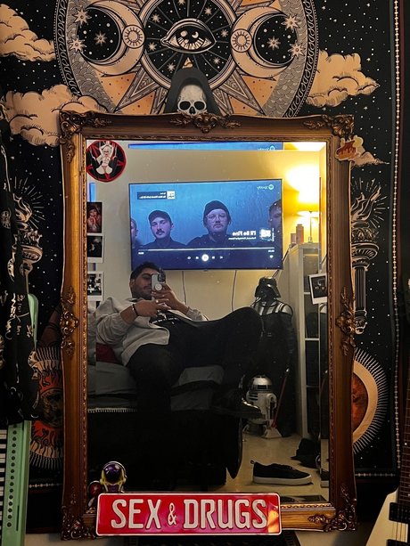 Jeffreakish model nude pic