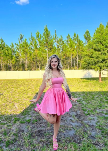 Baylee Everly nude star archive