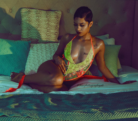 Jasamine Banks porn actress gallery