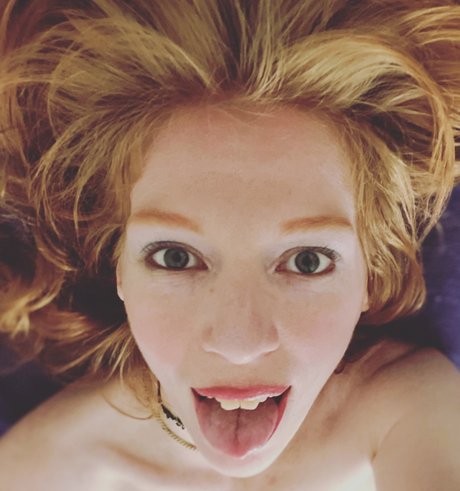 Jenny Katt star art pic