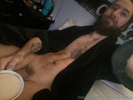 Captain Arrgasm porn model image