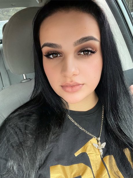 MissJewels model porn pic