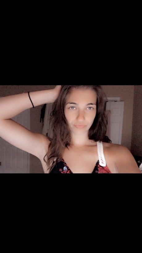 Messy Mischief sexy model img