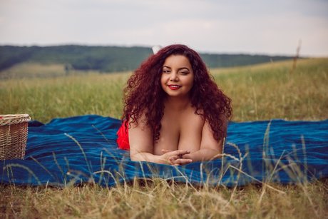 Miryam Ines star naked pics