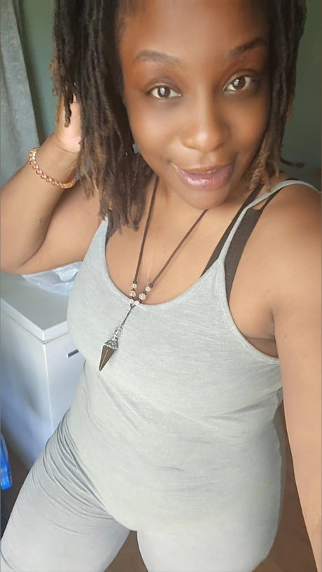 _Auntie Carrie_ sexy actress gallery