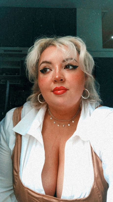 Peach Boba hot actress photo